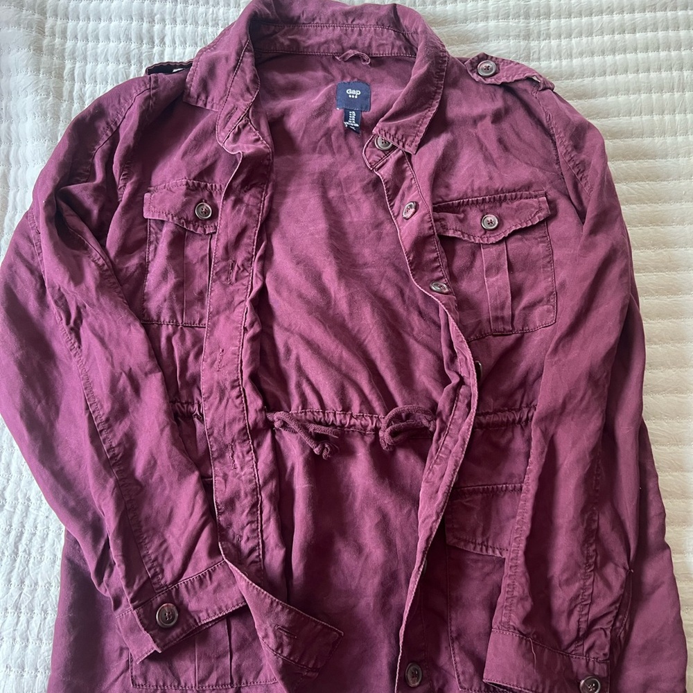 GAP Women's Utility Jacket in Burgundy